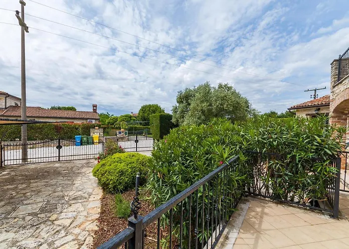 Campanula Barat (Porec)